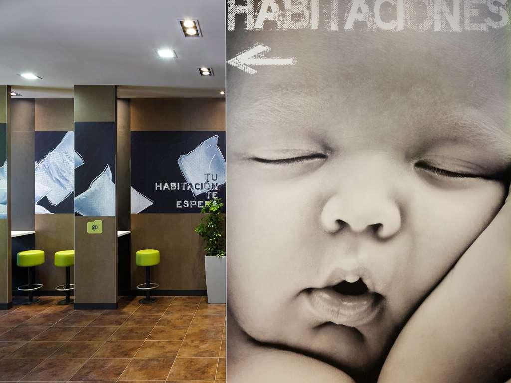 Ibis Budget Sevilla Aeropuerto מראה חיצוני תמונה