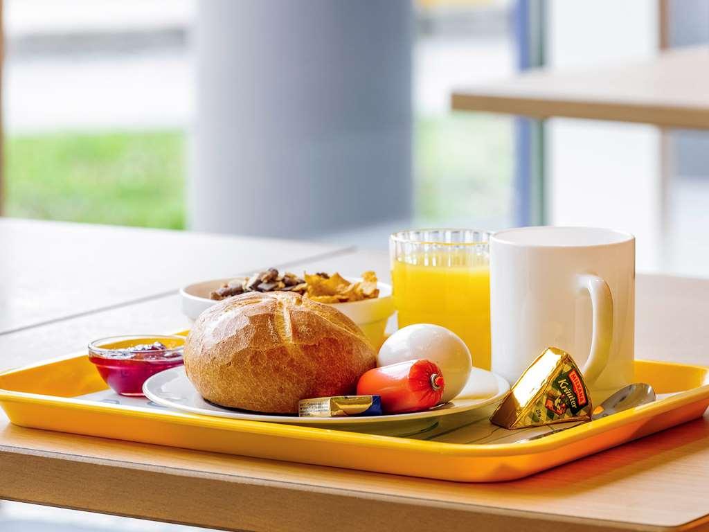 Ibis Budget Sevilla Aeropuerto מתקנים תמונה