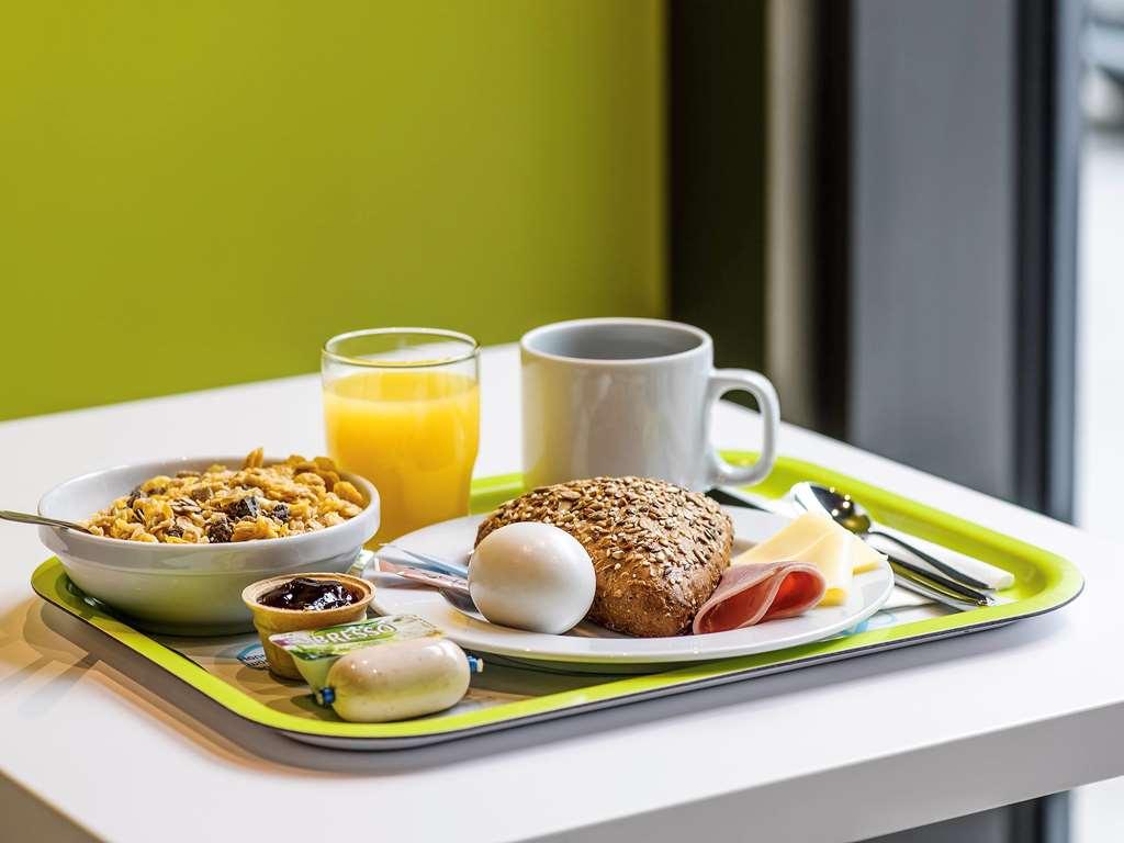 Ibis Budget Sevilla Aeropuerto מתקנים תמונה